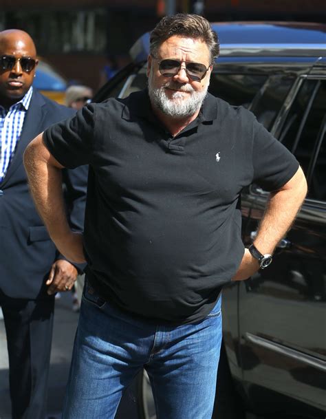 height of russell crowe|how much does russell crowe weigh.